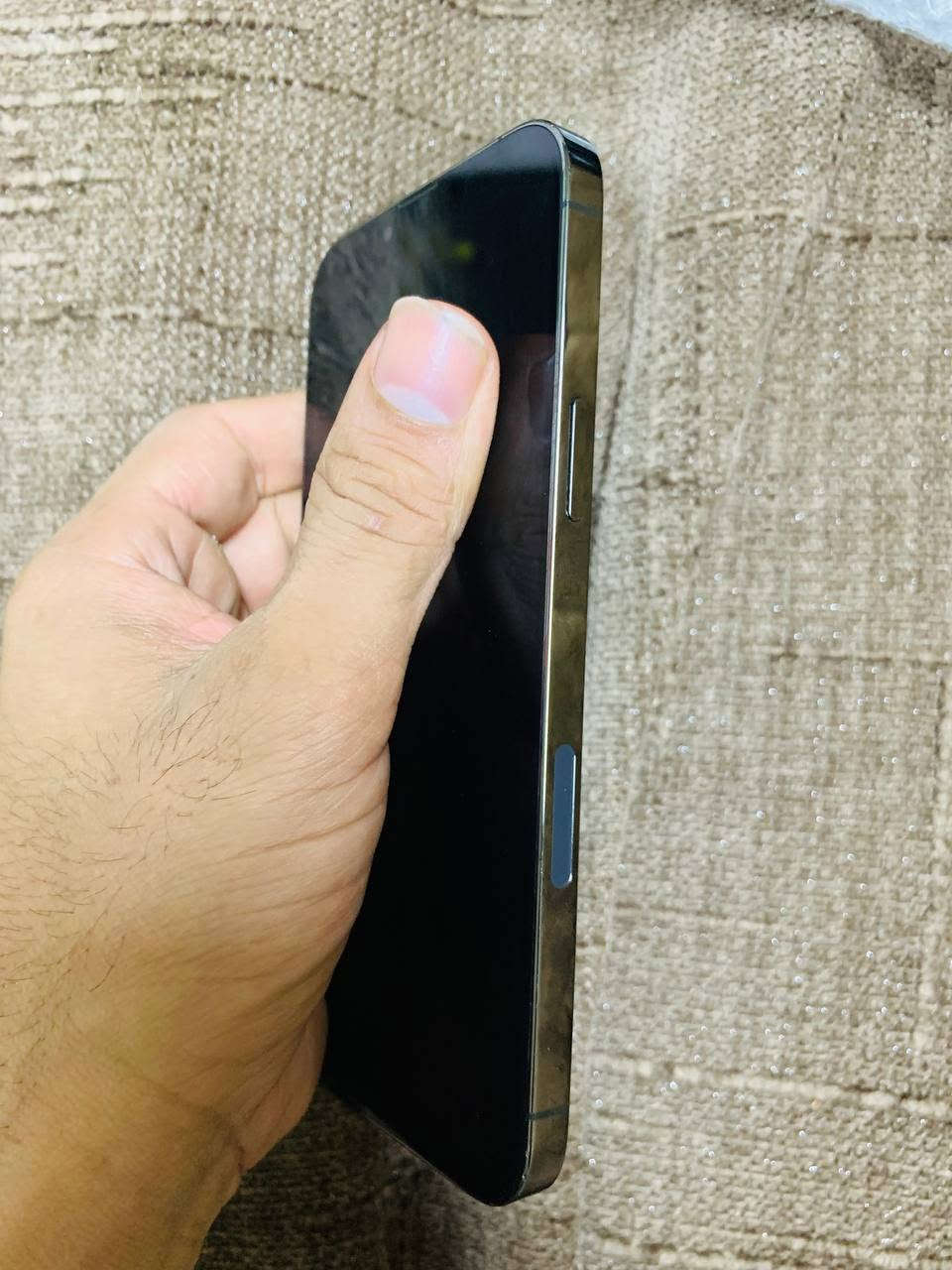 ايفون 13 بروماكس
جهاز مامفتوح ومايعبر هوى كله نورمال بيه فطر بالظهر فقط
ذاكرة 256
بطارية 92%
تك سيم
نموذج M

سعره 630
***********
***********

