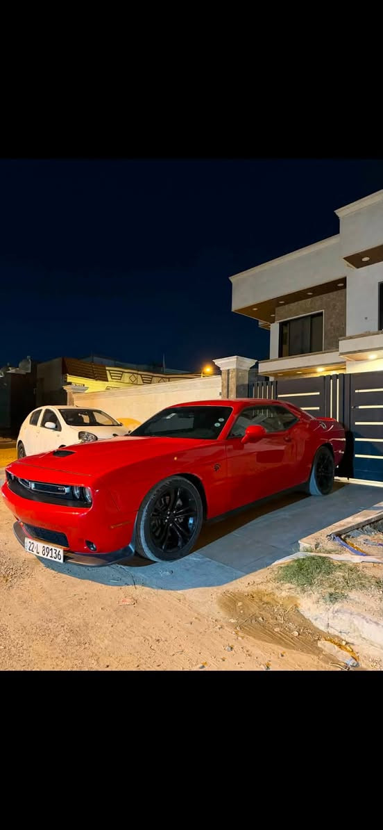 مكلف بل نشر..السلام عليكم الي يدور كفاله عامه ونظيف ..للبيع فقط بدون مراوس جالنجر GT فول مواصفات  عدى الفتحه  لون مميز احمر
 طماطي ❤️ موديل 2022  ماشيه 37 الف المواصفات:
 ١- دركه كهربائي
٢-شاشه وسط 
٣-مثبت سرعه
٤-تحديد مسار
٥-نضام سبورت
٦-كشنات جلد 
٧-بصمة ابواب
٨-حساس خلفي
٩-تشغيل عن بعد
١٠-كاميرا خلفيه
١١-كشنات خزن
١٢-شفتات ستيرن
وبعد بيها هواي مواصفات..السياره كلين تايتل مكفوله من الدعاميه للدعاميه من الشخط  الايرباكات سليمه   ..السعر 225 وبيها مجال بسيط  السياره بأسمي تحويل ثاني يوم للاتصال *********** شراي اتصل غير متواجد عل ماسنجر اتصل عل رقم مكاني اليرموك ..معجبتك السياره اعبرها بكلمه حلوه❤️ السياره احلى من الصور بهواي
