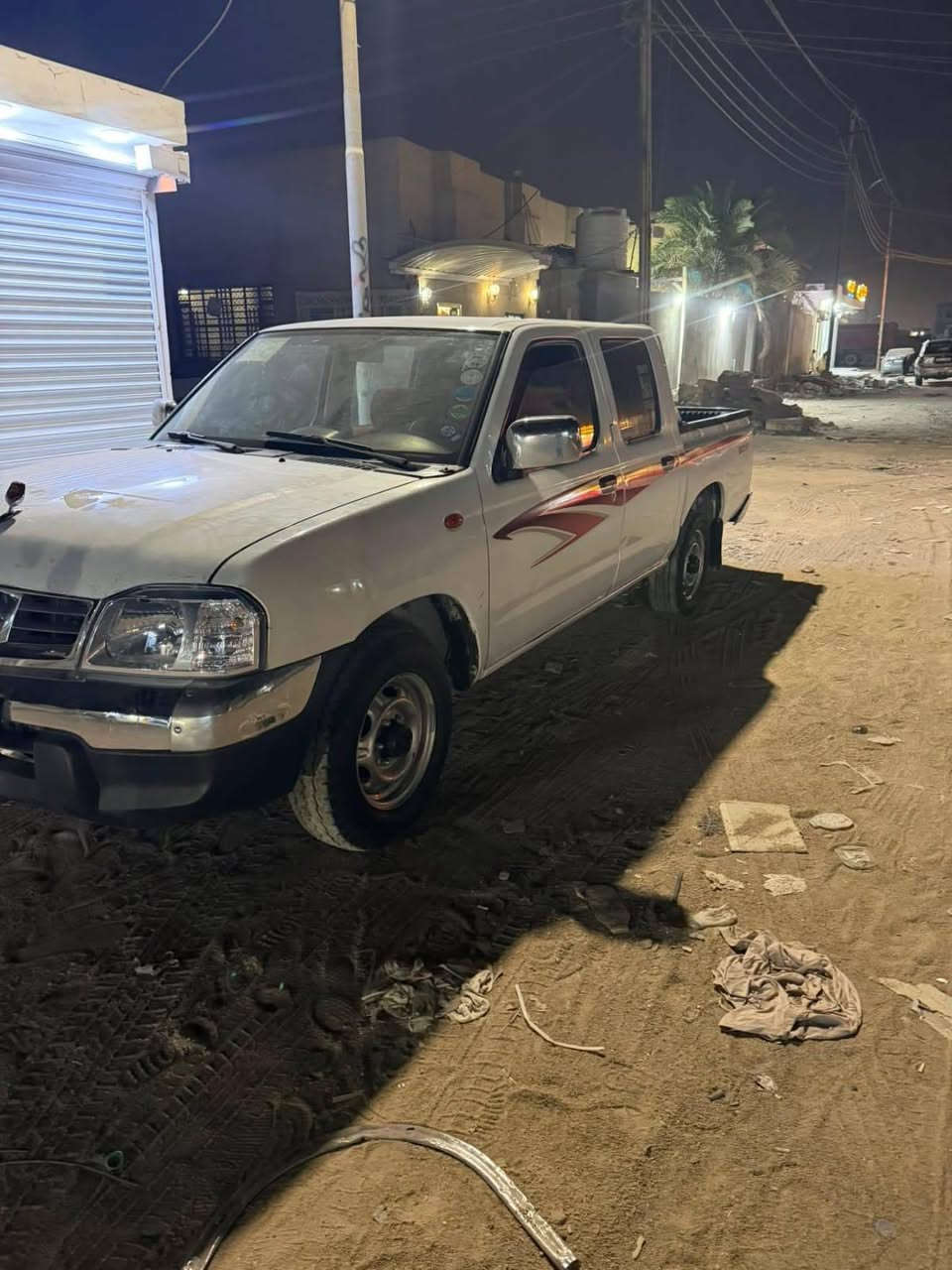 نيسان ٢٠١٥ رقم أربيل الجديد سنويه جديده تحويل او وكاله  مكينه كير حداديه جديده بيه مدكر مبدل صفحت السكن وبارد خفيف  والباقي مكفول  سياره جاهزه  السعر ١١٥  وبيه مجال للستفسار *********** العنوان البصره الزبير
