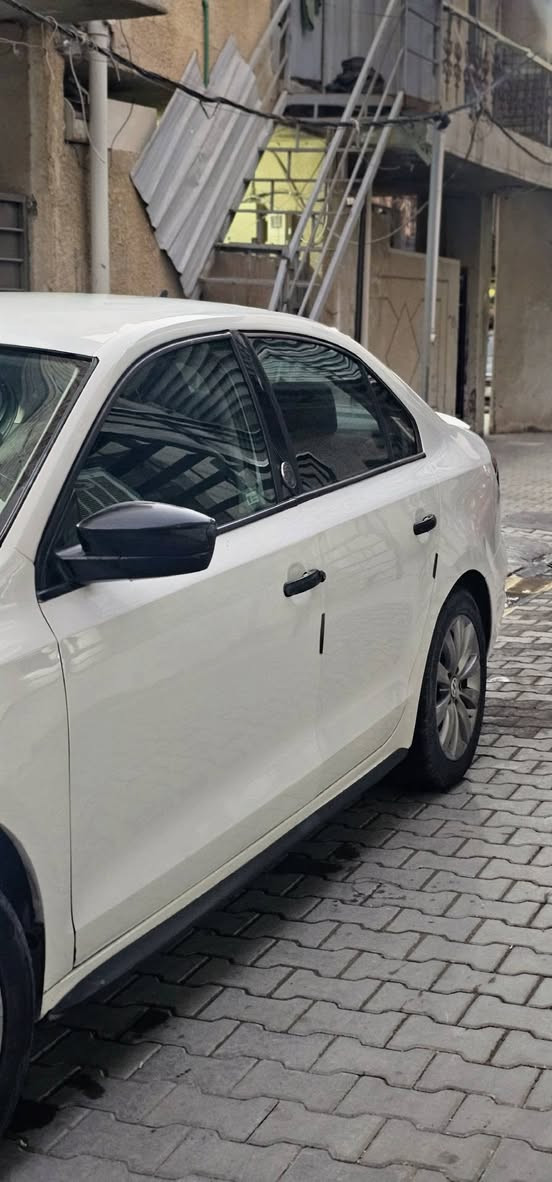 جيتا  2015
1800 تيربو TSI 
رقم بابل مشروع وطني بأسمي
 تحويل اي مكان 
صدر جديد + تايرات جديدة
كير مكينه 
مسوي عليها ادامة كاملة للمحرك 
ماشيه ١٠٨ الف   وقابله للزياده 
السياره  بيها 5 قطع وارد امريكا  ابيع حزام 
تدفئه كشنات +تشغيل بصمه + مواصفات وتحكمات وخزن ميموري؛
بحاجة الى تبريد 
السعر ٧٥$
رقم التلفون (***********)  واتساب موجود
مكاني بغداد

نص مكتوب في الصور:
- انتقال AutoAuctionHistory 3VWD17AJXFM287901 2015 VOLKSWAGEN JETTA SE قد تكون الصور محمية بموجب حقوق النشر، مزيد من المعلومات