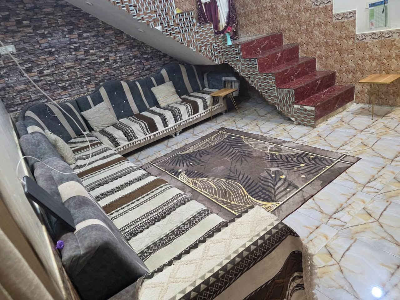 🏡 دار سكن – طابو صرف

📍 حي السيدة زينب قرب شارع الحولي 

مساحة  140 م² + فضلة 15 م²

🔹 استقبال 
| صالة | 
غرفة نوم 🛌 | 
مطبخ | حمامات 🛁 
| طارمة
🔹 طابق ثاني هيكل بدون سقف

💰 السعر: 135 

🏢 مكتب الدناني للعقار
📞 ***********
📞 ***********
