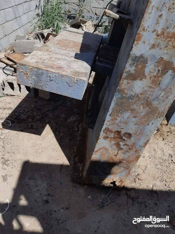 معمل كاشي نظيف وشغال مع قوالب السعر مليون
***********
الكرنه الشرش
