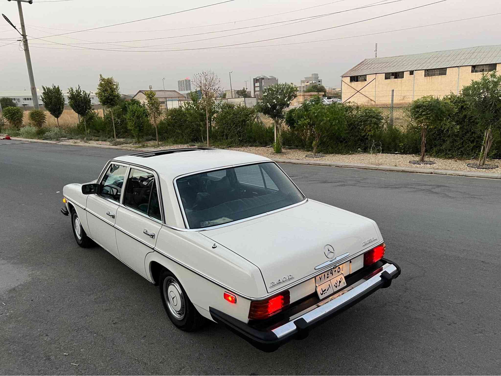 Mercedes Benz E240 D DIESEL 1974

موديل ١٩٧٤ مواصفات امريكي فول مواصفات 
دخول جديد تبريد سلايد قفل مركزي ستيرن پاور 
كشن جلد داخل نيلي 

ديزل محرك گير كل عل بيلاد برغي مامفتوح 
داخل و خارج سيارة كل عل بيلاد 

ماشي ٧٧٠٠٠كم 

مكان سيارة اربيل معرض هاشم للسيارات 

***********
*********** أربيل, العراق
