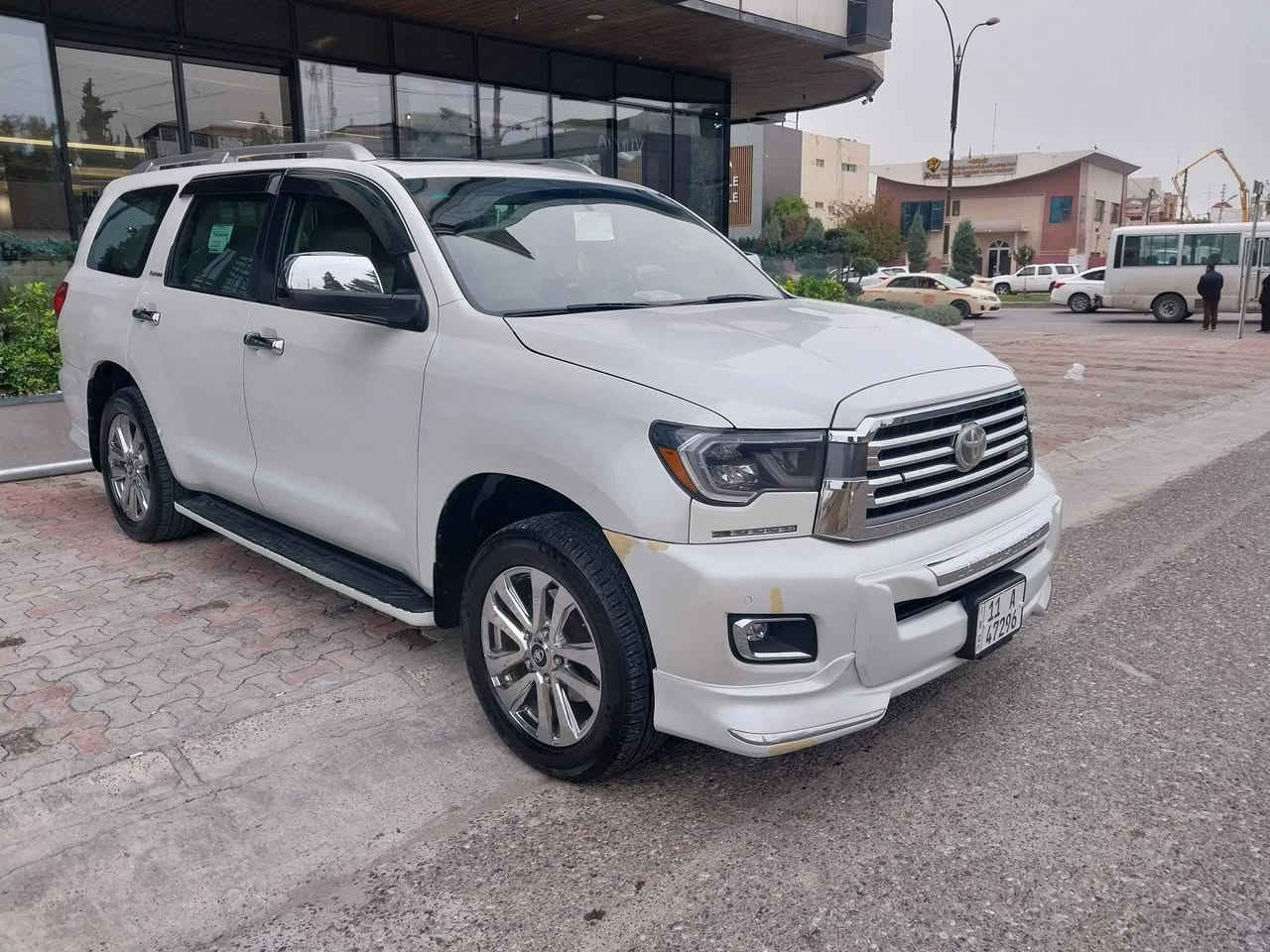السلام عليكم من رخصت الأدمن المحترم....
TOYOTA SEQUOIA 2009 SR5

للبيع فقط  تويوتا لاندكروزر سيكويا موديل 2009 محدثه 20    صبغ  فقط بدووون حادث 4 قطع ابيع احزام او ايرباك  بعدها على وضع الوكالة السيارة جديدة جدااا بحالة الشركة جاهزة من كلشي كير مكينة حدادية تبريد ثلج ❄️ تدفئة كلشي جاهز وشغال موااصفات السيارة فووول مواصفات 1/1 

مكينة من نوع 5700

كراسي جلد+تدفئة.

كراسي كهرباء.

7 راكب.

3 قطع تبريد ((منفصل)).

نضام تبريد CLIMATA ثلاث قطع.

نضام APS.

نضام Cruise Speed ((مثبت سرعة)).

شاشة كبيرة((نضام APPLE CAR PLAY+B-T+Wi-Fi)).

منافذ ((USB+USB-C)).

شاحن متنقل خلفي.

وبعد بيهاا هواااي مواصفات السيارة جاهزة وكاملة 100% من تخم تاير جديد جميع النواحي بعدها بحالة الوكالة  اضافة عليها منظومه غاز  90 لتر مع الضمان رقم بغداد دولي سنوية ((2031)) تتحول في كافة محافظات العراق 

للأستفسار:*********** مكان السياره بابل
