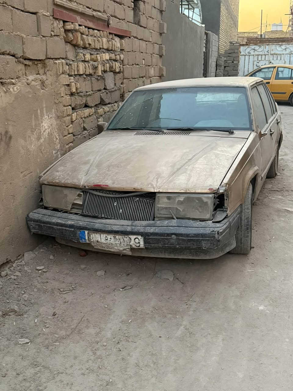 سلام عليكم 
فالفو 
للبيع رقم نجف كما وضح بل صوره كوم حديد 
رعيه موجود يريد يدور   السعر 18بيه مجال 
***********
