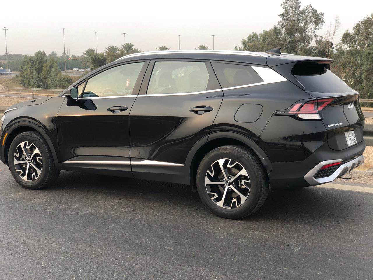سبورتج 2023 وارد امريكي هايبرد فئة EX 

محرك 1600 تيربو سيارة قوية و اقتصادية جداً 
ماشية 22 الف ميل قابل للزيادة

لون الداخل النيلي و الاوف وايت جلد (نادر و مرغوب)
السيارة ما داخلة اي صيانة فقط تبديل دهن محرك
المواصفات

تدفئة كشنات وستيرن
كروز سرعة
رادار امامي مانع اصطدام
تحديد مسار
نقاط عمياء
حساس جامة امامي
مانع تزحلق
سايد بريك دكمة
اربع  انظمة قيادة
‏SPORT, ECO, SMART, SNOW
فور ويل درايف 
حاكية بلوتوث 
بصمات ابواب 
تشغيل بصمه
تشغيل عن بعد

لايتات لد طاسة
مضخم صوت سستم
حساس خلفي 
كشن سائق كهرباء
منفذ شحن وايرليس و كذلك مخرج شحن في الكشنات 
اشاير بلمري 
توقف ذاتي 
تبريد امامي وخلفي
شاشه دجتال متصل 
كامره خلفيه واسعة 
تبريد بيانو
بوصله
تحكم ستيرن كذلك شفتات 
لايتات لد امامي وخلفي

حادث دعامية امامية و بارد بسيط بخشم البنيد والجاملغ كما في الصور ما مكحل و بيها ايرباك 

السعر 185
مكان السيارة بغداد

‪***********‬ بغداد, العراق
