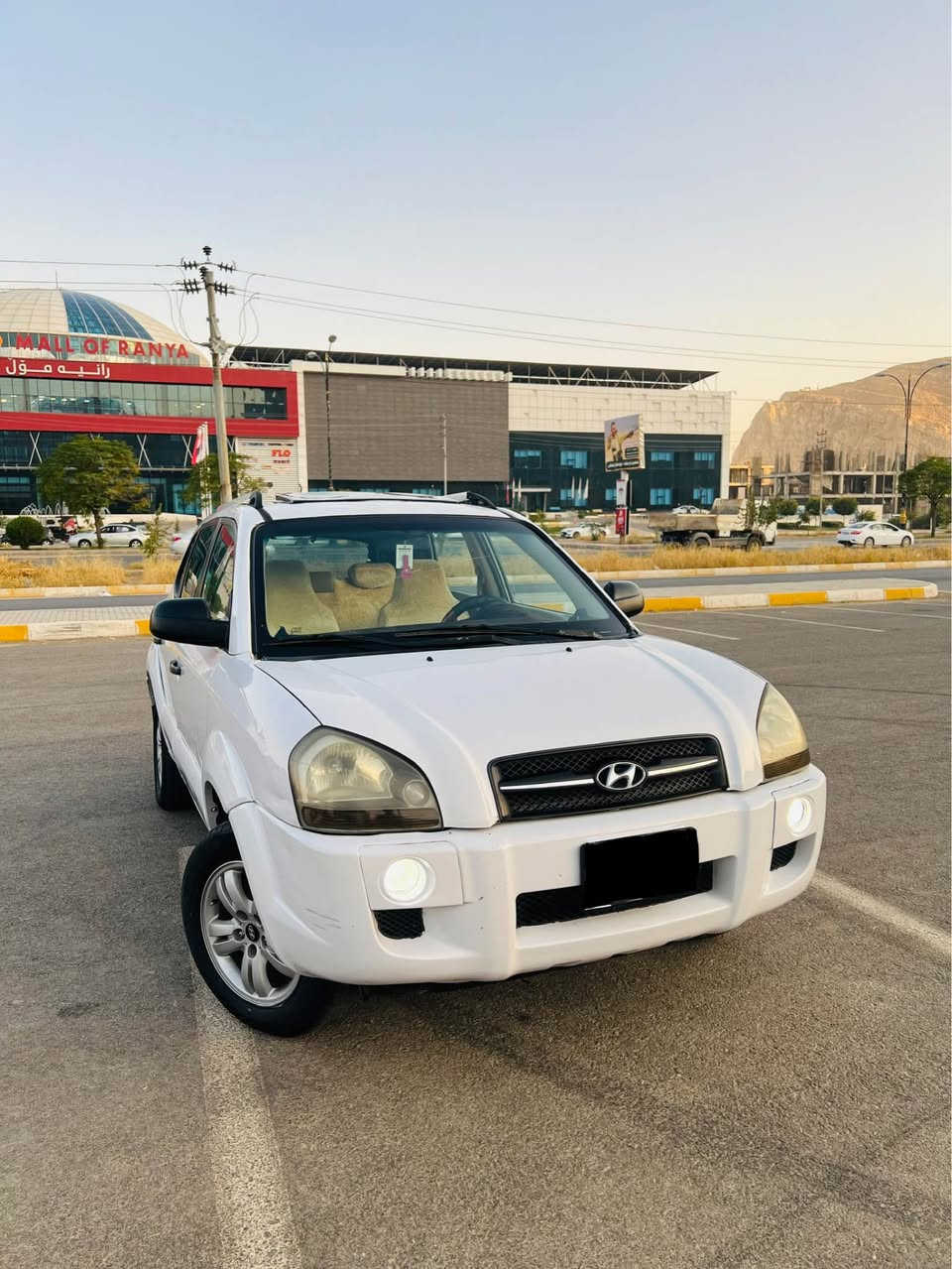هۆندای تکسۆن مۆدیل 2007
براوە براوە
کۆدی بۆکراوە بەناوی خۆمانە
کامل بۆیاغه
گیروو مەکینە بەشەرت 
تەقەو رەقە بەشەرت 
دەعم و لێدران بەشەرت 
کەڤەر گۆراو نیە بەشەرت 
جوار تایەی نوی لەژێرە 
کامل کارەبای بەشەرت 

40 گەلاو مەجال 
***********
0776937201 Singapore
