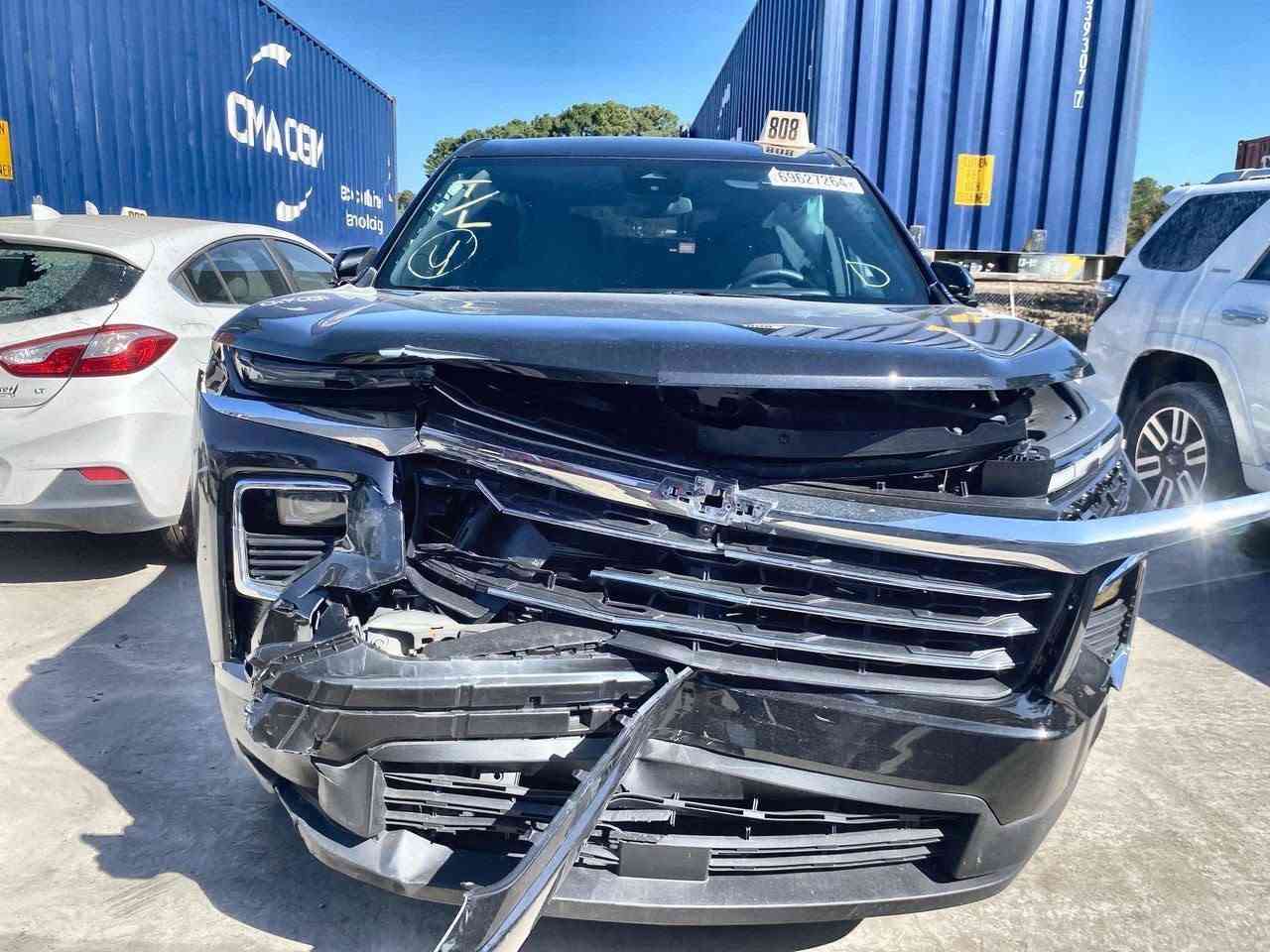 السلام عليكم
شفرولية ترافيرس موديل ٢٠٢٤ lt  
رقم بغداد انكليزي 
وارد امريكي 
حادثها بسيط بس الدعامية 
صور الحادث بالمنشور 
ايرباك الستيرن فقط
السعر ٣١٠ $
مكان السياره - السماوة 
 للاستفسار ***********
