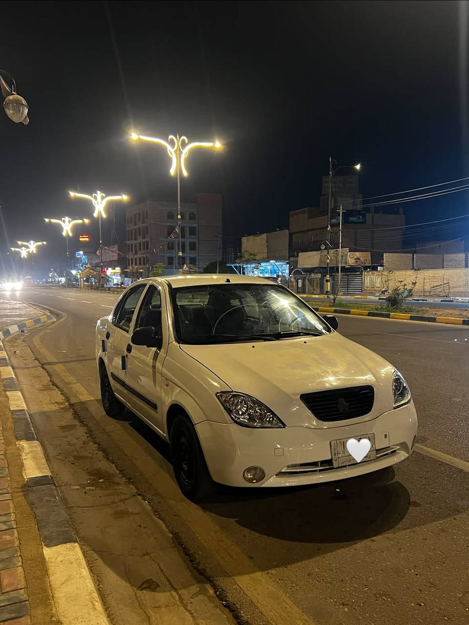 السلام عليكم للبيع سياره طيبه ٢٠١٤ لون ابيض رقم واسط مشروع وطني سيارة حلوه وجديده بدون حادث مكينه ناعمه غرفتها جديده كل نقص مابيها  مكان سياره طويريج وراعيها بطويريج ***********
