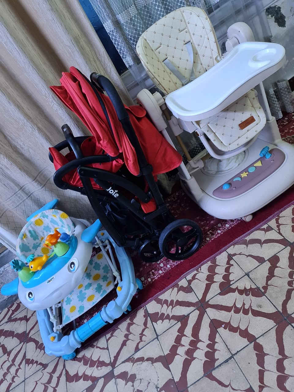ياالله 
عربانه ماركه جوي تؤم ب١٧٥ الف 
حجله هزاز ٢×١ لون سمائي  ب٢٥ الف 
ميز طعام +حجله ٢×١  ٧٥ الف 
*********** 
متوفر توصيل لجميع محافظات العراق
