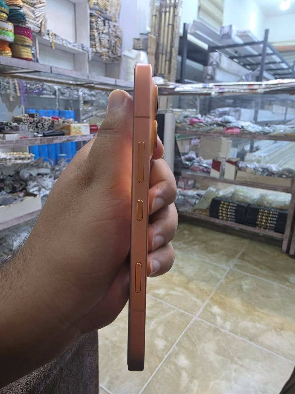 هونر 600 برو بعده طك باكيته ما صارله شهر من اخذته ملحقاته كاملة السعر 920 وبي مجال 
العنوان : الرمادي الجمعية 
الرقم للاستفسار : ***********
