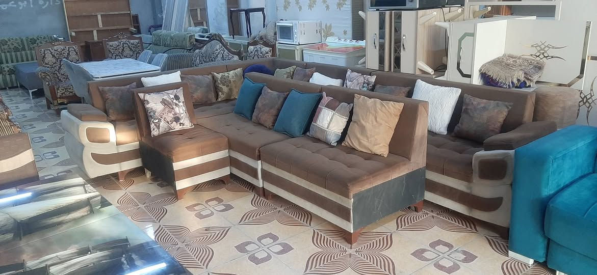 معرض العماد//ديوان تفصال ابو الكوش مستخدم نضيف اي عيب مبي ***********//*********** كركوك, العراق
