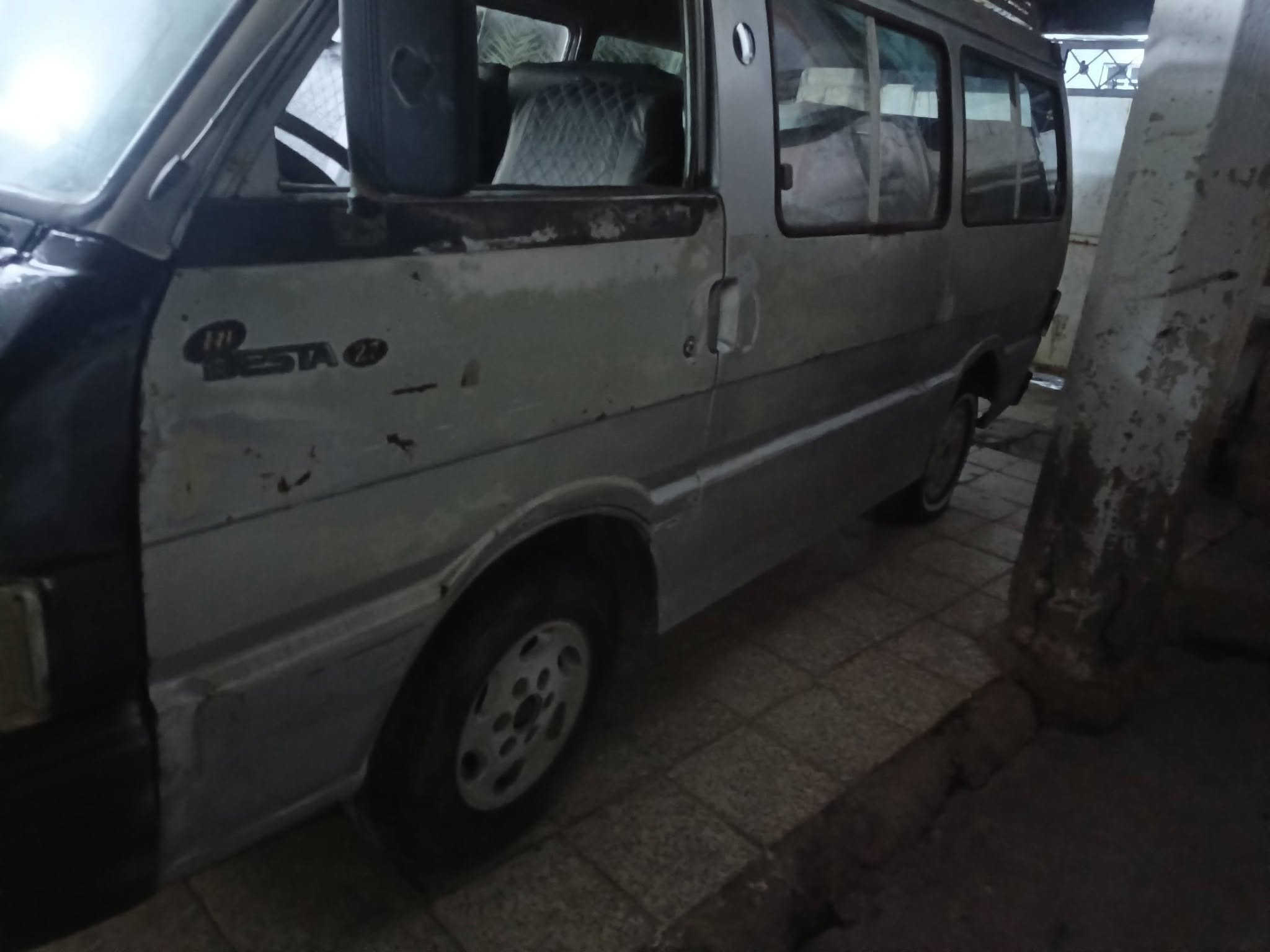 كيا بستا موديل 94 ماكينه بها خيط بخار سنويه لل 28 مصفره هيئه وغرامات شرط التحويل مكانها ديالى الخالص شرا يتصل سعرها 20 ورقه شراي يتصل ***********
