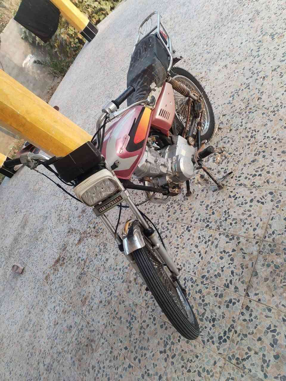 دراجه ايراني ارشه دراجه حلوه ونضيفه وراق دراجه مديل 2021 السعر 650 وبيه مجال بسيط***********
