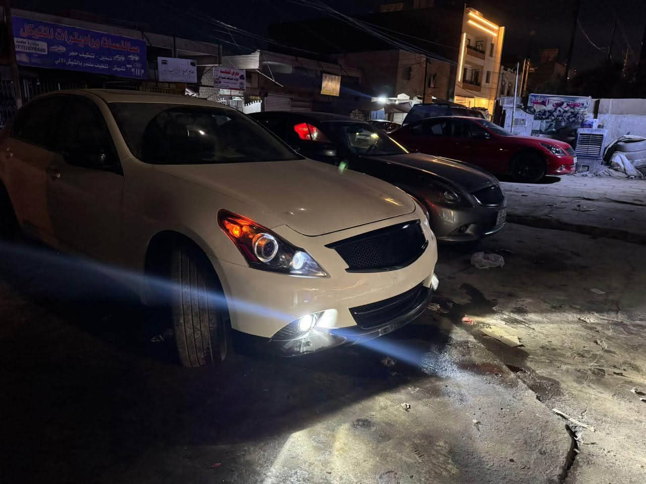 🔥 للبيع / إنفينيتي G37 موديل 2013
 * المواصفات:
   * اللون: أبيض ⚪
   * الموديل: 2013
   * الرقم: بغداد (بأسمي سنوية جديدة )
   * صبغ قطعة واحدة فقط (جاملغ جهة السايق).
   * خاضعة لإدامة كاملة من الدعامية للدعامية عند (حجي حسن المحترم)، السيارة جاهزة ومخدومة بصورة صحيحة.
 * ملاحظة: الفحص أينما شئت، وأي نقص يظهر بالسيارة عند الفحص يتم خصمه من السعر مباشرةً لكون البيع بذمة نظيفة.
 * السعر: (120 ورقة) وبيها مجال للطيبين بصيغة المعقول.

بالعافية مقدماً على الشراي ورزق الحلال للجميع. 🤝🚗

***********
