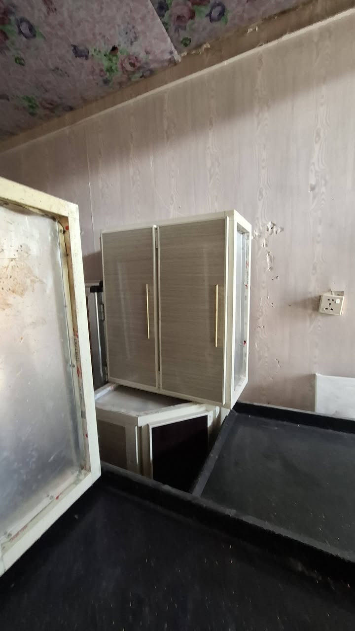 للبيع كاونترات مستعمل نظيفات 
اتصال او واتساب 
***********
***********

