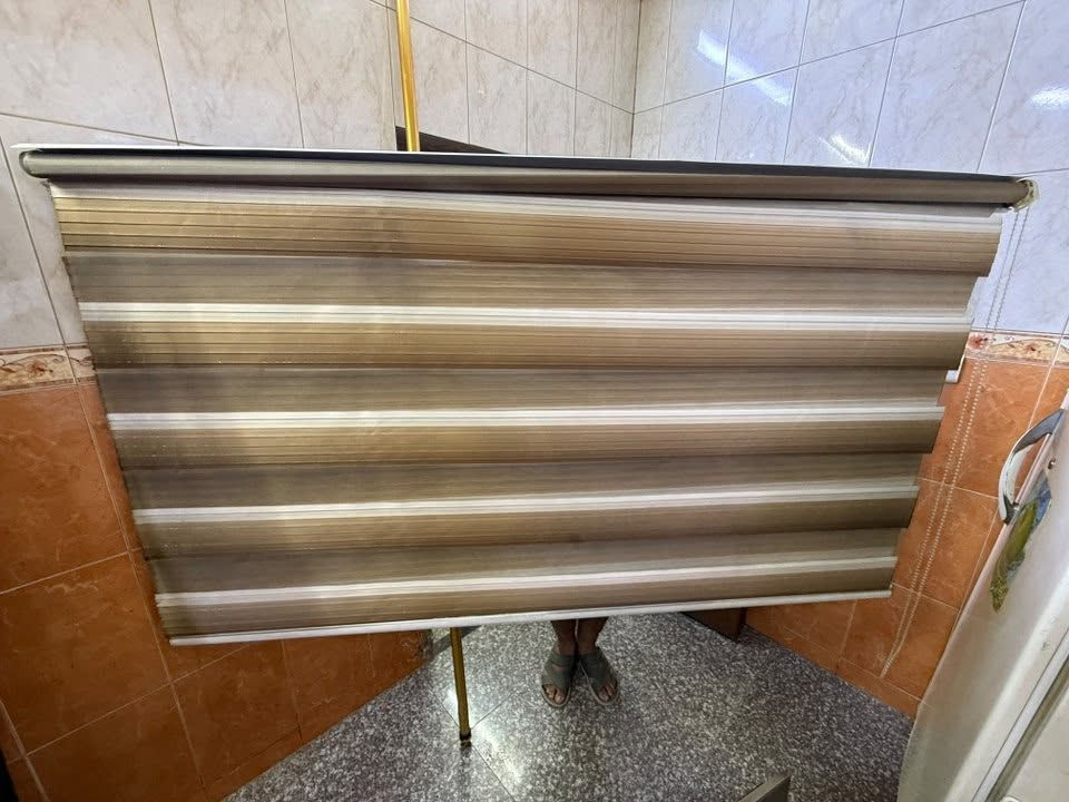 غراض للبيع العنوان بغداد بغداد الجديدة 
لوحات ثنين 
برده 
برفان خشب
قلايه هوائيةماتشتغل ١٠٠٪؜
المكناسة الكهربائية بيه قطع واير 
مفرغه شغاله بس البوابه ماتشتغل 
براكيتات شغاله 
وساعة جداريه
للتواصل على الراقم***********
السعر٦٥

