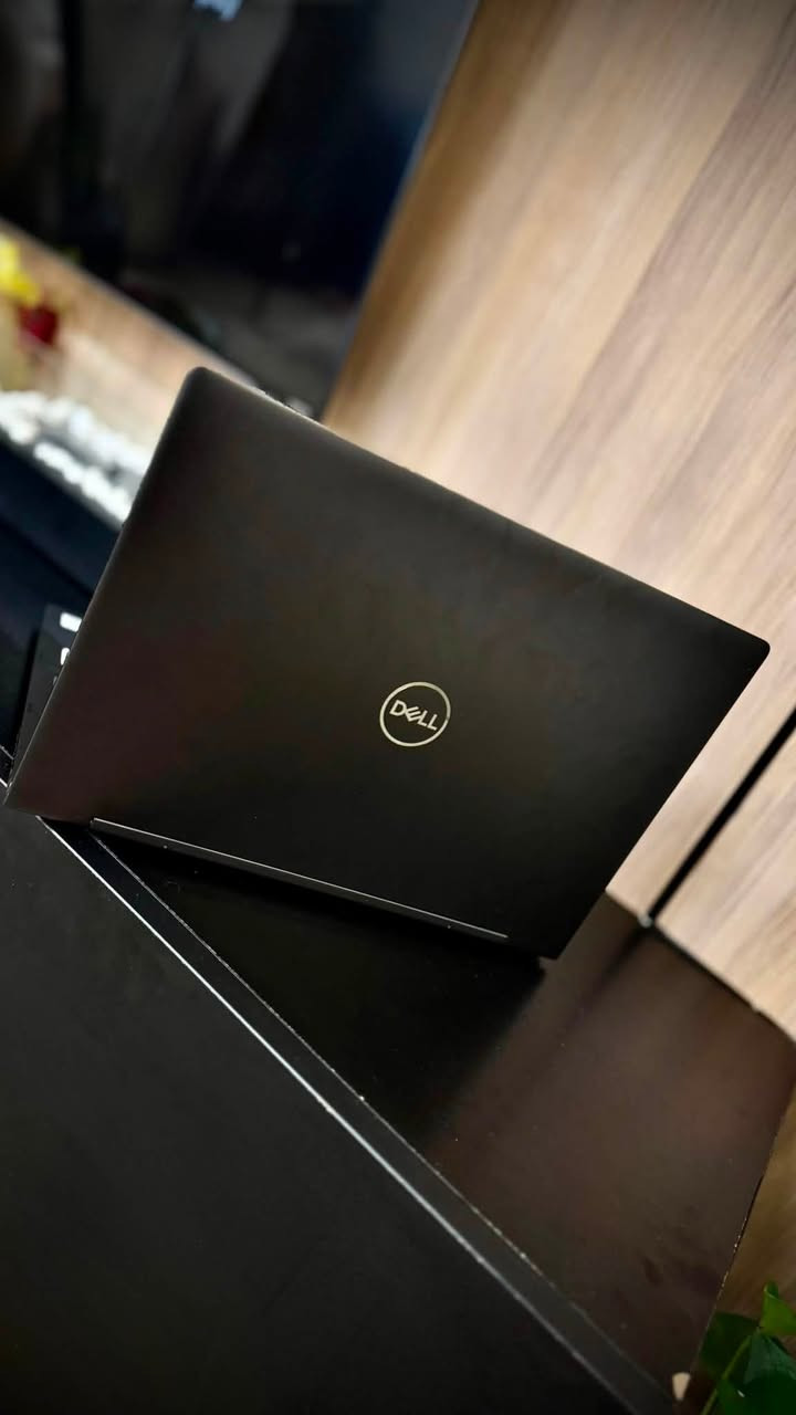 Laptop Dell inspirone 7591
🔹 المواصفات:

* ✅ المعالج: Intel Core i7 الجيل العاشر
* ✅ الرام: 16GB DDR4
* ✅ التخزين: SSD Samsung أصلي 512GB
* ✅ كرت الشاشة: NVIDIA GeForce MX250
* ✅ الشاشة: 15.6 إنج 4K UHD Touch تدعم اللمس
* ✅ 2 in 1 ينقلب 360° ويشتغل كتابلت
* ✅ القلم الأصلي الخاص بالجهاز موجود
* ✅ كيبورد بإضاءة (Backlit)
* ✅ بصمة + كاميرا + واي فاي + بلوتوث
* ✅ الجهاز نظيف جدًا وما بيه أي أعطال أو مشاكل، جاهز للاستخدام.

📚 مناسب للدراسة، الجامعة، البرمجة، التصميم، المونتاج الخفيف، والرسم باستخدام القلم.

💰 السعر: (750,000)
📍 الموقع: (شارع المغرب فرع مستشفى المؤيد )

للاستفسار أو التواصل خاص.
او على الرقم ***********
