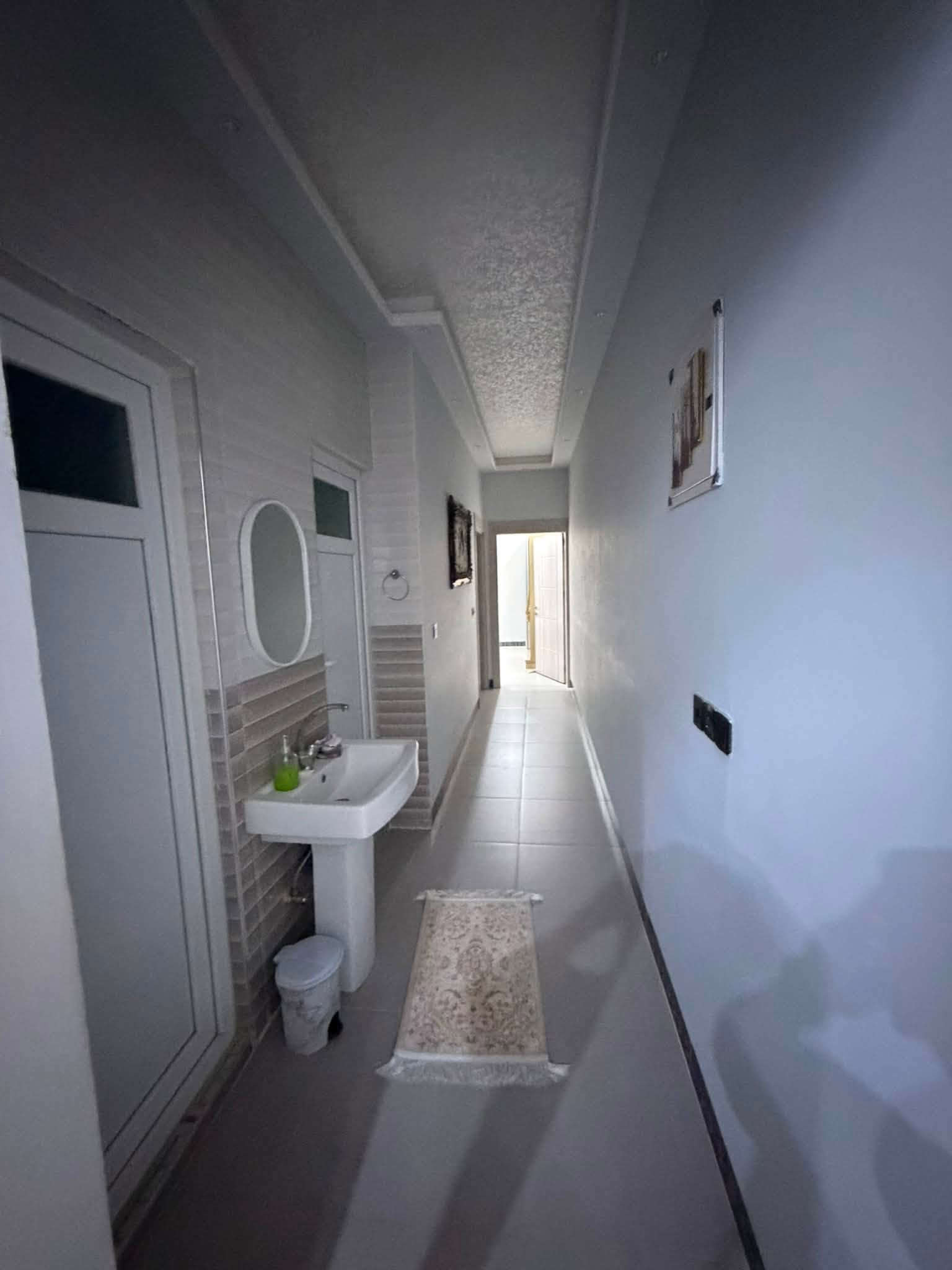 🏠 بيت عرض للبيع – كركوك / واسطي

بيت بلدية مرقّم، بناء جديد وعمره فقط 4 سنوات.

📐 المساحة: 125 متر
↔️ الواجهة: 5 متر
↕️ العمق: 25 متر
🏡 طابقين منعزلين
✨ الطابق العلوي بنفس التصميم
🏠 واجهة فلين مع إضاءة LED
✨ من الداخل سقف مغربي

📍 العنوان: كركوك – واسطي – خلف مول إيمان شارع سايدين 

📞 للتواصل والاستفسار:
***********

الجاد يتفضل بالاتصال على الرقم أعلاه.

