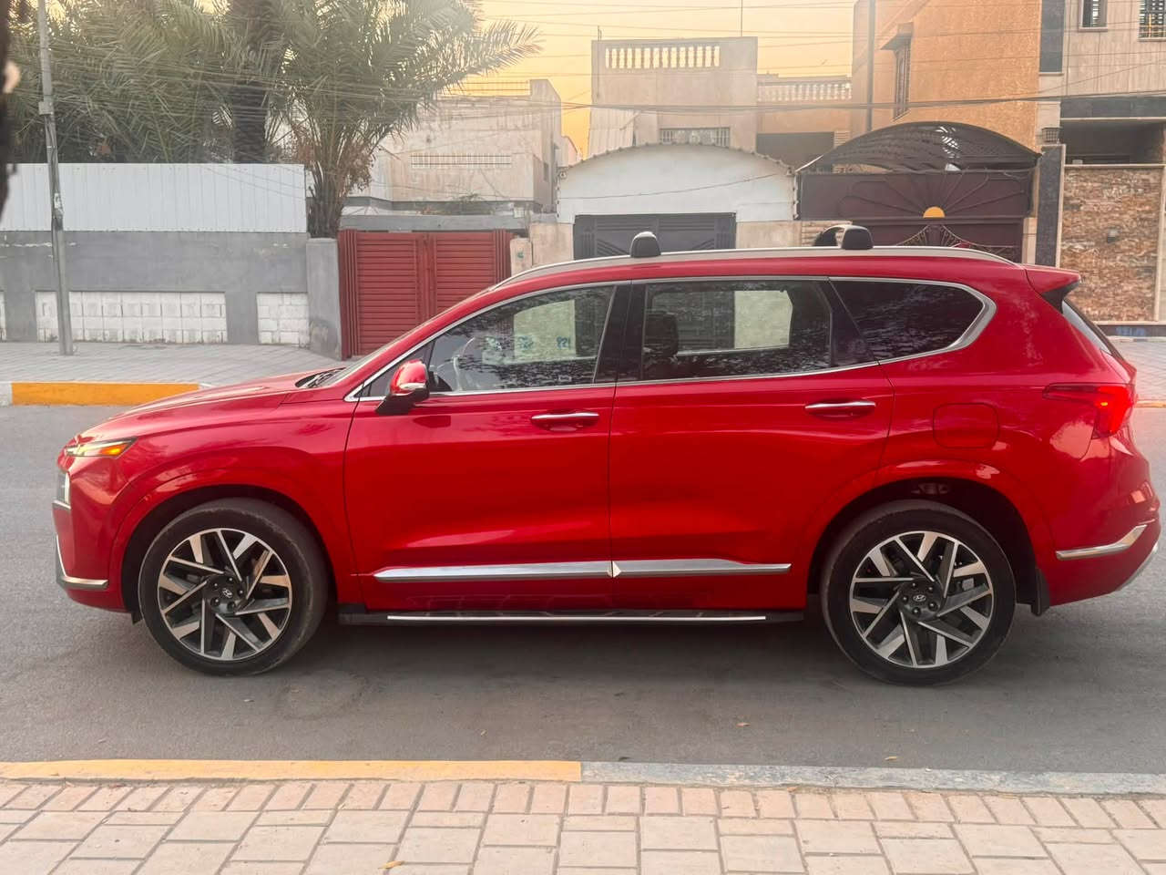 السلام عليكم
� للبيع Hyundai Santa Fe 2023 Calligraphy AWD

سنتافيه 2023 – أعلى فئة Calligraphy 

  🇺🇸 وارد أمريكي

ألون احمر(دم الغزال) ما بيها قطعه مصبوغه!

السياره بيها حادث اليكدام

فول مواصفات 

* محرك 2.5 تيربو

* 4 سلندر

* قوة 281 حصان

* قير 8 سرعات DCT

* دفع رباعي AWD – HTRAC

* جنوط 20 إنچ

* فتحة سقف بانوراما

* جلد Nappa فاخر

* مقاعد أمامية تبريد + تدفئة

* مقاعد خلفية تدفئة

* دركسون مدفأ

* شاشة وسطية 10.25 إنچ

* شاشة عدادات رقمية 12.3 إنچ

* Head-Up Display

* نظام صوت Harman Kardon

* كاميرا 360°

* كاميرا النقطة العمياء

* مثبت سرعة متكيف

* تحذير ومساعدة المسار

* فرملة طوارئ

* حساسات أمامية وخلفية

* تشغيل عن بُعد

* باب خلفي كهربائي

* إضاءة داخلية Ambient

* سقف داخلي Suede 

تشغيل عن بعد 

وتحريك السياره عن بعد

بيها أربع انضمه للقياده من ضمنها sport

وبيها بردات قطعتين  

ماشيه 38 الف

رقم إنجليزي 

السعر: شدتين واربعين

للتواصل والاستفسار واتساب***********
