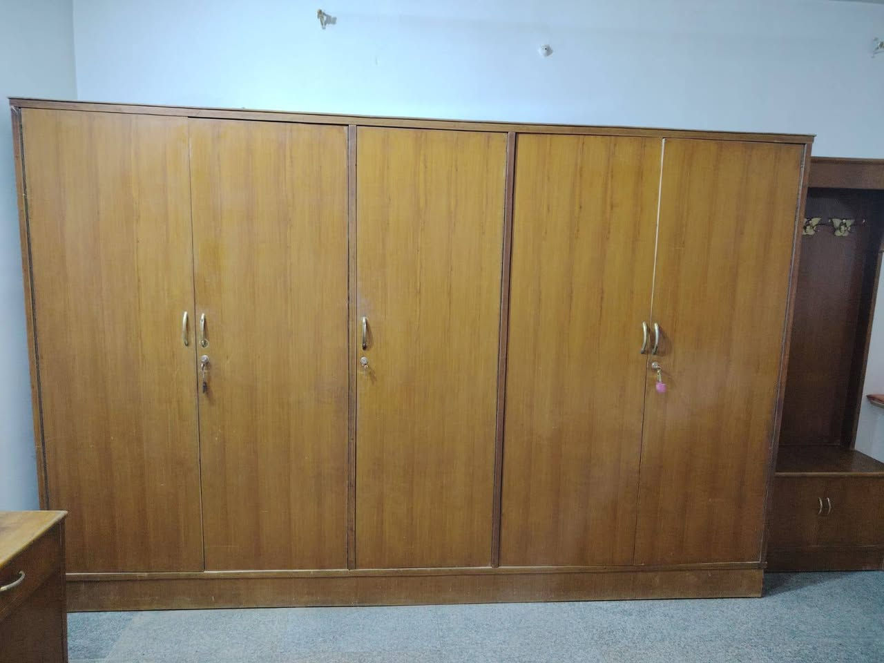 عندي غرفه نوم صاج للبيع الحله ***********
