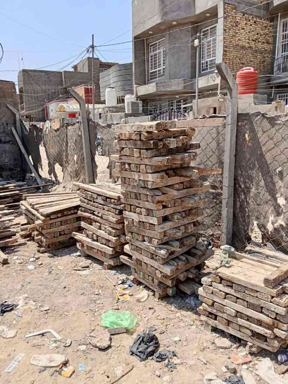 قالب خشب للبيع العدد 6 مكاعب نظيف وتارس 
مكاني بلحله الاستفسار ***********
