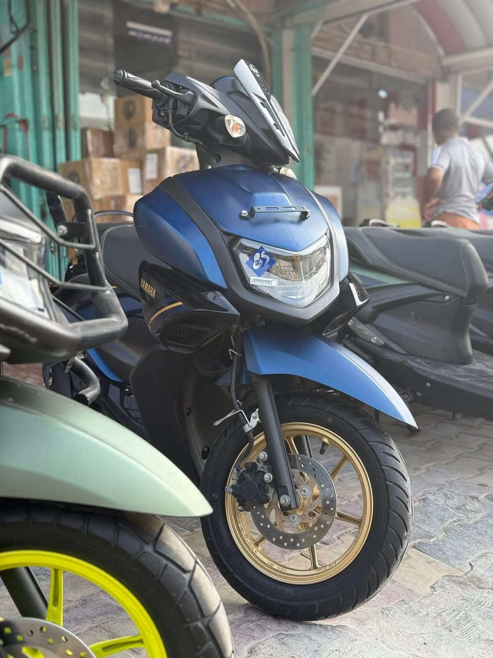 ســلام عليڪم 🤝
⭕️YAMAHA ZR  2023
مكفوله بحاله الوكاله 🩷
🩸اوراق شمالي لوحات فحص مؤقت🚦
‎
‏‎للاستفسار ***********☎️ ‏السماوة الحيدريه .شارع المحافظه ‏‎متوفر🟥بيع🟥شراء🟥مراوس🚦اقصاد⭐️
