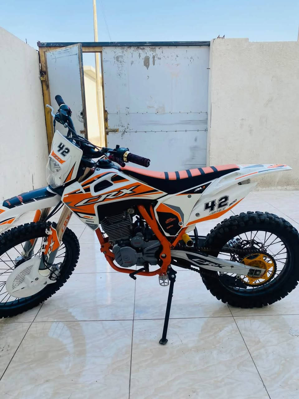 اخوان CRX موديل 2025  محرك 300جديده دخول أربيل ورقه وكيل ومكاتبه  السعر 1750 مكان بصره قبله ***********
