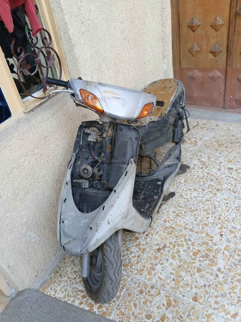 سلام عليكم دراجه بريز عوزه مكينه  وعوزه مجمع مال هورن الرقم هذ *********** هذ واساب  وهذ سيمكارت *********** السعر 150 وبيه مجال الطيبين
