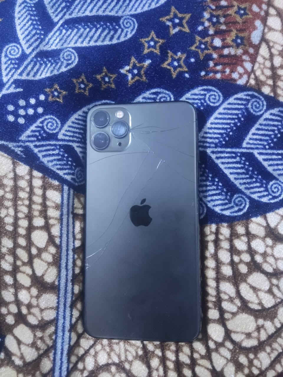 ايفون ١١ برو ماكس • ٢٥٦ • بطارية ٨٤٪
