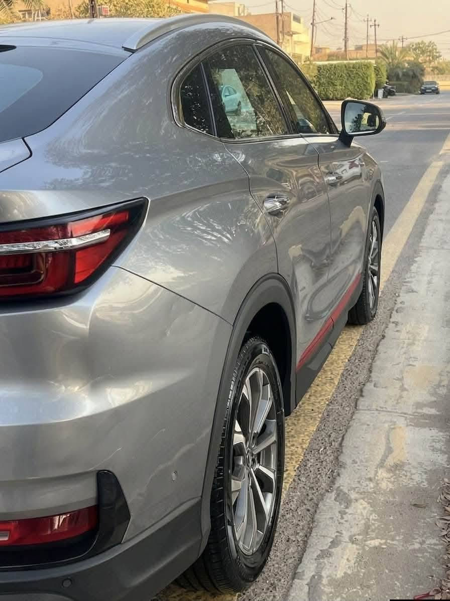 🚘 شانجان CS85 موديل 2023 | فول مواصفات 🔥

🔻 ملاحظات السيارة بالبداية:
⚠️ الرادار الأمامي ملغي
⚠️ بارد علكد شبر بالصندوق
⛽ السيارة مبرمجة من الشركة على بنزين عادي، لا تحتاج أوكتان عالي ولا أي إضافات.

🔹 اللون: رصاصي سلفر
🔹 الممشى: 46 ألف كم
🔹 الفئة: فول مواصفات
🔹 المحرك: 2.0 تيربو
🔹 بغداد – الشعب
💰 السعر: 24 مليون وقابل للتفاوض

✨ المواصفات:
• فتحة سقف بانوراما
• مقاعد جلد كهربائية
• تدفئة وتبريد المقاعد
• شاشة وسطية كبيرة
• كاميرا خلفية وحساسات
• مثبت سرعة
• تحكم بالمقود
• تشغيل بصمة ودخول ذكي
• تشغيل عن بُعد
• مكيف أوتوماتيك
• مقاعد كهربائية
• إضاءة LED
• جنوط رياضية
• حساسات أمامية وخلفية
• مرايات كهربائية
• أنظمة أمان ومساعدة بالسياقة
• وغيرها من مواصفات الفول

✅ السيارة مكفولة عدا المذكور أعلاه
🔍 الفحص مفتوح للجادين

📞 ***********
