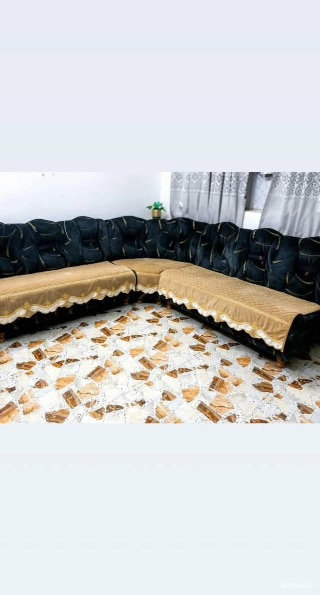 ديوان • خشب ثقيل