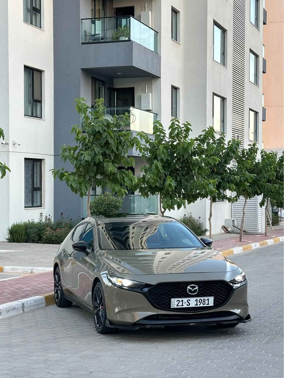 مازدا ٢٠٢٤ کاربۆن تۆربۆ بۆ فرۆشتن 

مازدا ٢٠٢٤ ئەمریکی ٢.٥ تۆربۆی دەبڵ ئەکسل 
مواسەفات کوشن گەرم و کارەبایی و کوشن جلد و ئەلکەنتارا کوشن خەزن
لایت زینۆن و ئۆتۆ 
فڵچەکانی ئۆتۆیە 
شاشە گەورە و لەمس و ئەپڵ کارپلەی و ئەندرۆید کارپلەی و ماوس
مۆدی سپۆڕت و گێڕی ئۆتۆماتیک و سپۆڕت
سەقفی سڵاید 
ڕاداری ٣٦٠ پلە و خەتی جادە و مەسافەی بەینی سەیارە 
سەیارەکە بەس داتاشۆو سوکان هیتەر و ٥ کامێرای نەقصە فوول مواسەفات تەیارەیەکە بۆخۆی 
دوو پارچە و پەلەیەک ساردی هەیە ئێرباگی سوکان و شان تەقیوە و هەردووکی دانراوەتەوە و نوکی شاصیەکەی تۆزێک گرتووە ڕادێتەریش بەشەرت ئەیەم بیلادی بێت 
بێ مەسرەف سەنەوی و هەموو شتێکی تازەیە 

بۆ زانیاری زیاتر 
*********** السليمانية, العراق
