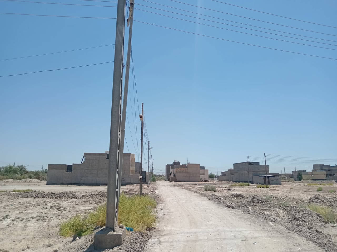 السلام عليكم قطعه للبيع ٣٠٠ متر طابو صرف حي الزهراء العطيشي الها مدخلين واحد على شارع بغداد والثاني على العطيشي
للبيع بدون دلاليه الاتفاق مع صاحب القطعه مباشر
للاستفسار أكثر الاتصال بصاحب القطعه ***********
