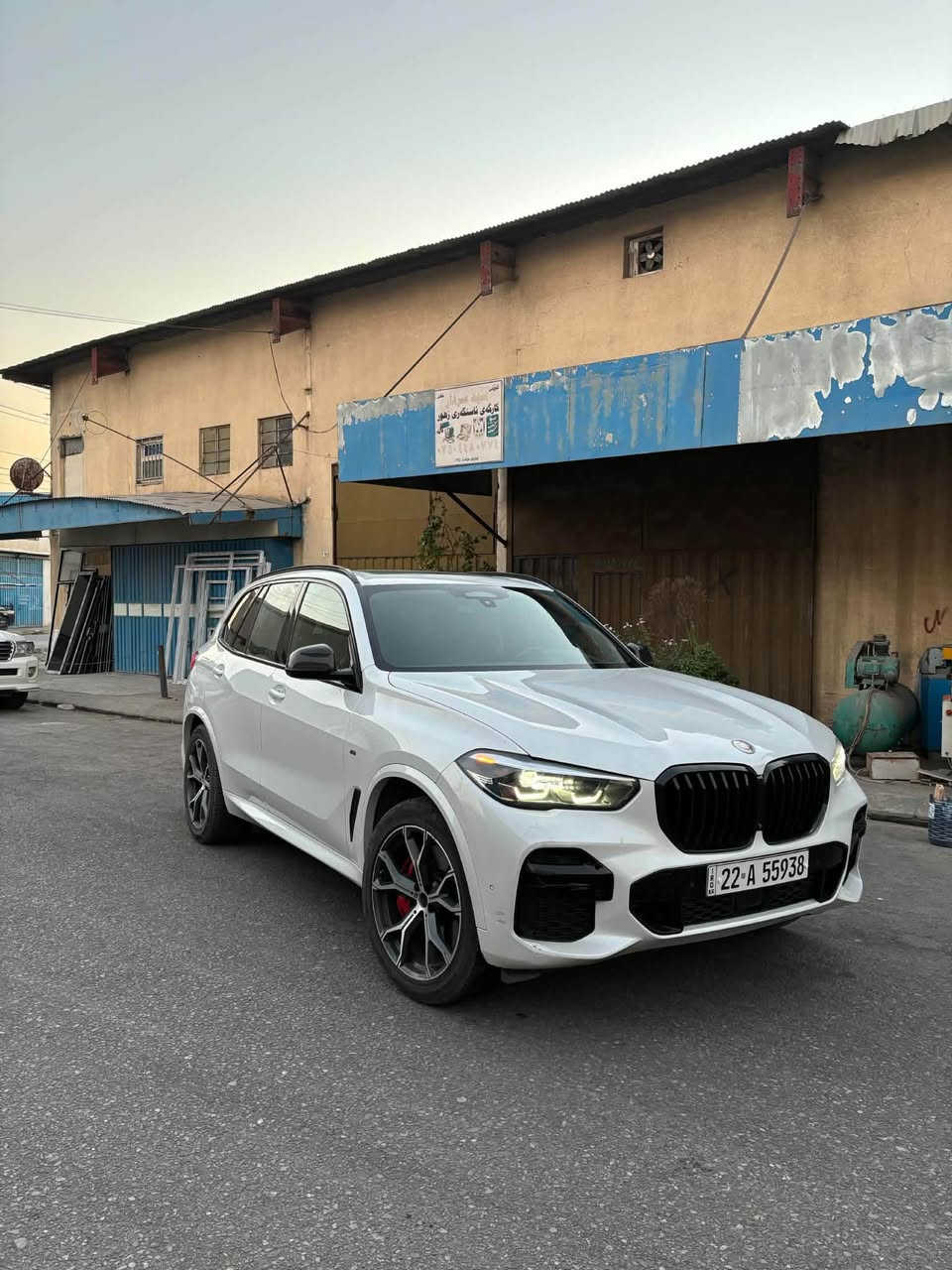 X5 M50 ٢٠٢٢ • ١٠٣ ألف كم • حادث باب