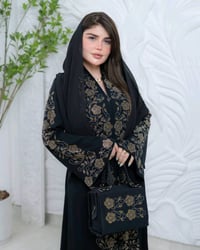 💫جديدنـا عباية خليجية🦋    🪄الشغل ستراس الاصلي 💯 ✨الأقماش حرير أمارتي 💯...