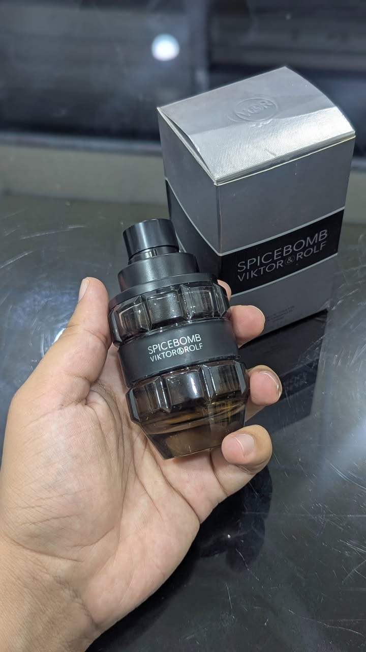للبيع 
عطر سبايسEDT المتبقي 49 مل من اصل 50 مل 
توصيل متوفر لكل العراق 
متواجد واتساب فقط ***********
السعر 80 الف
