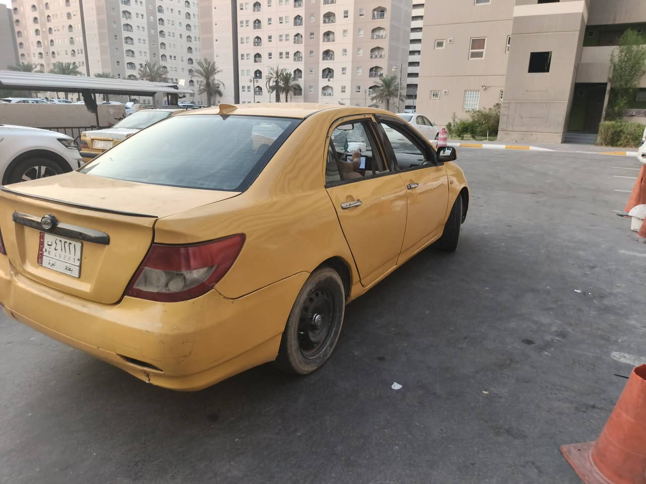 السلام عليكم بي وأي دي إف ٣ موديل ٢٠١١ رقم بغداد كير مكينه تبريد كهربائيات كلها شغاله تخم تاير جديد لايت زنون شاشه 
السياره بسعر مناسب 
مكلف بالنشر رقم صاحب السياره العنوان بغداد جسر ديالى
***********
