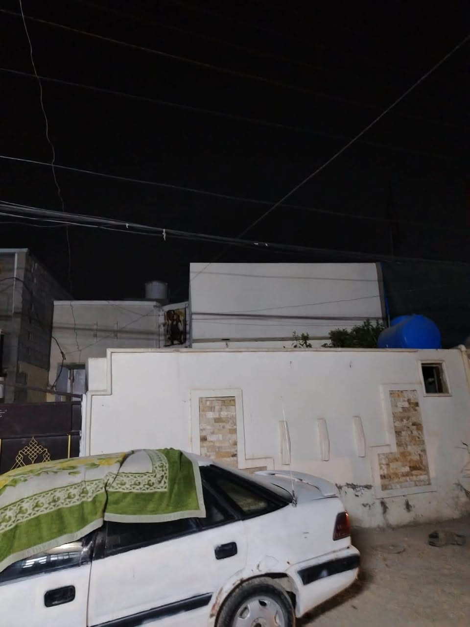 سلام عليكم شباب بيت للبيع  مساحة200متر عنوان زعفرانية دور صحة لثانية قرب سدت الجنابات اخوان مكلف بل نشر اي ستفسار على هاذ رقم ‭***********‬
