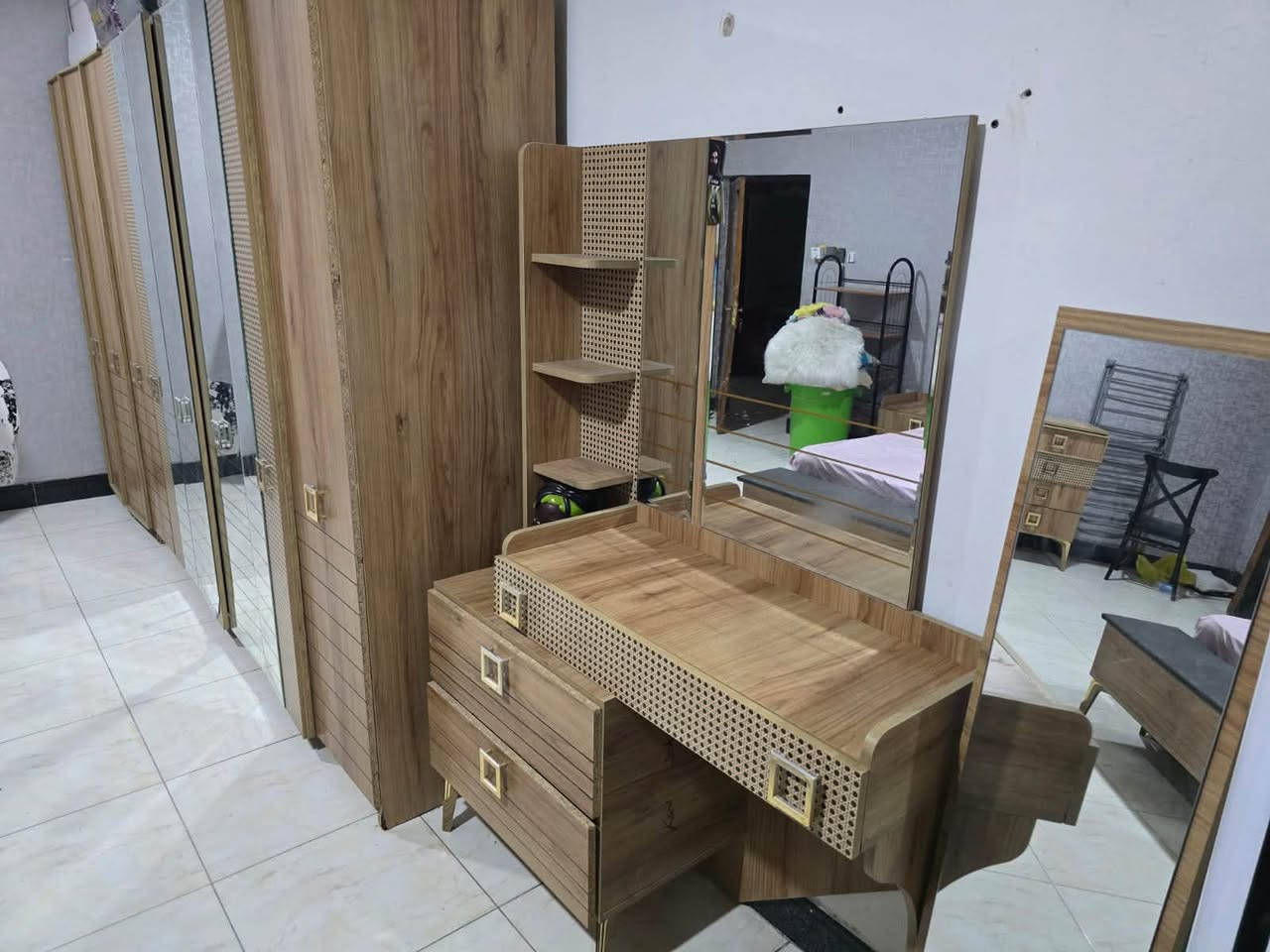 غرفة نوم مابيها أضرار سعرها ٧٠٠ فيها مجال
بغداد البلديات 
‏***********
