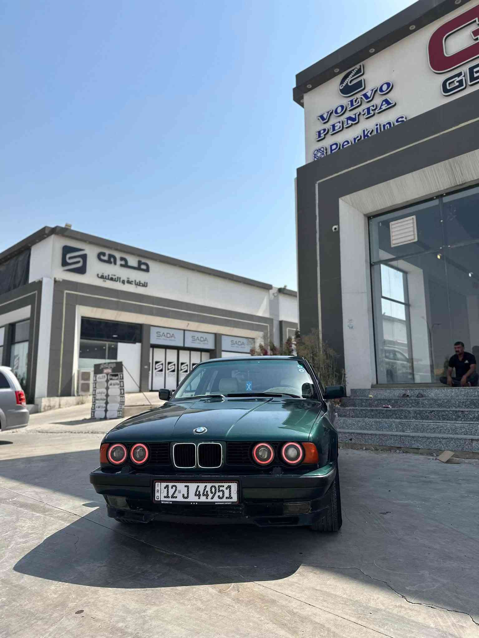 1992 Bmw 525  اصل وفصل وبليته 
محرك كبس 
كير رياضي 
اكسل رياضي
محرك وكير شرط
صبغ عام تبريد شغال 
لايت زينون 
سيارة صافيه دمعه 
كهربائيات شغاله سياره جاهزه 
شرط تحويل هزه جديده سنويه لل ٣١ 
رقم نينوى انكليزي 
السعر ٥٢ وبيها مجال 
***********
***********
