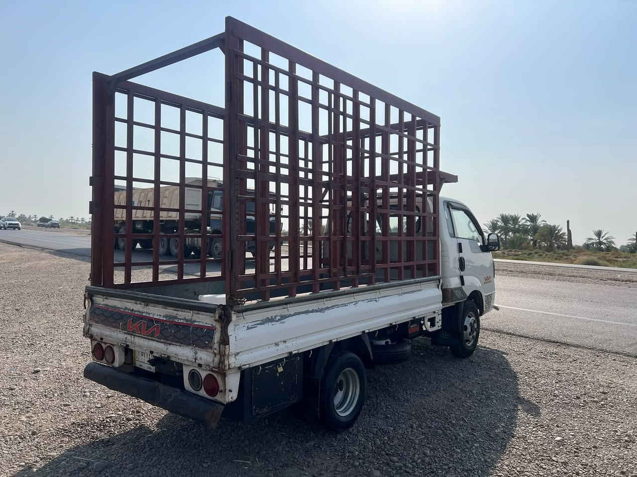 كيا فحل موديل ١٤ للبيع او المراوس ب فحل احد
رقم بغداد بسمي تحميل مباشر 

سيارة محرك بي بخار  
صدر نص عمر 
سيارة محورة تاير ١٤ 
خزان كاز ١٢٠ لتر 
سنوية ساقطة 
بيها مكان بارد 
الدوس الأيمن خايسة وبدلتها 
***********
سعر البيع ١١٠ وبيها مجال بسيط 
مكاني بغداد الاعظمية 

بدون محجر  وبدون صناديك
