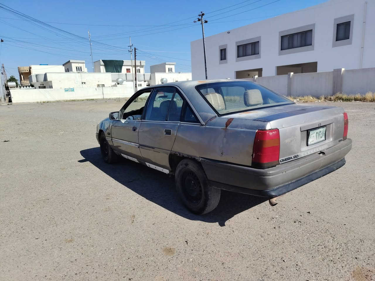 اوبل اوميكا موديل 1988 محرك 20 كابريته اقتصاديه ونشاط فحص نينوى كمرك مدفوع كابون ما مطلع وكاله عامه من الشرعي باركود السعر ١٤ وبيها مجال قليل ***********
