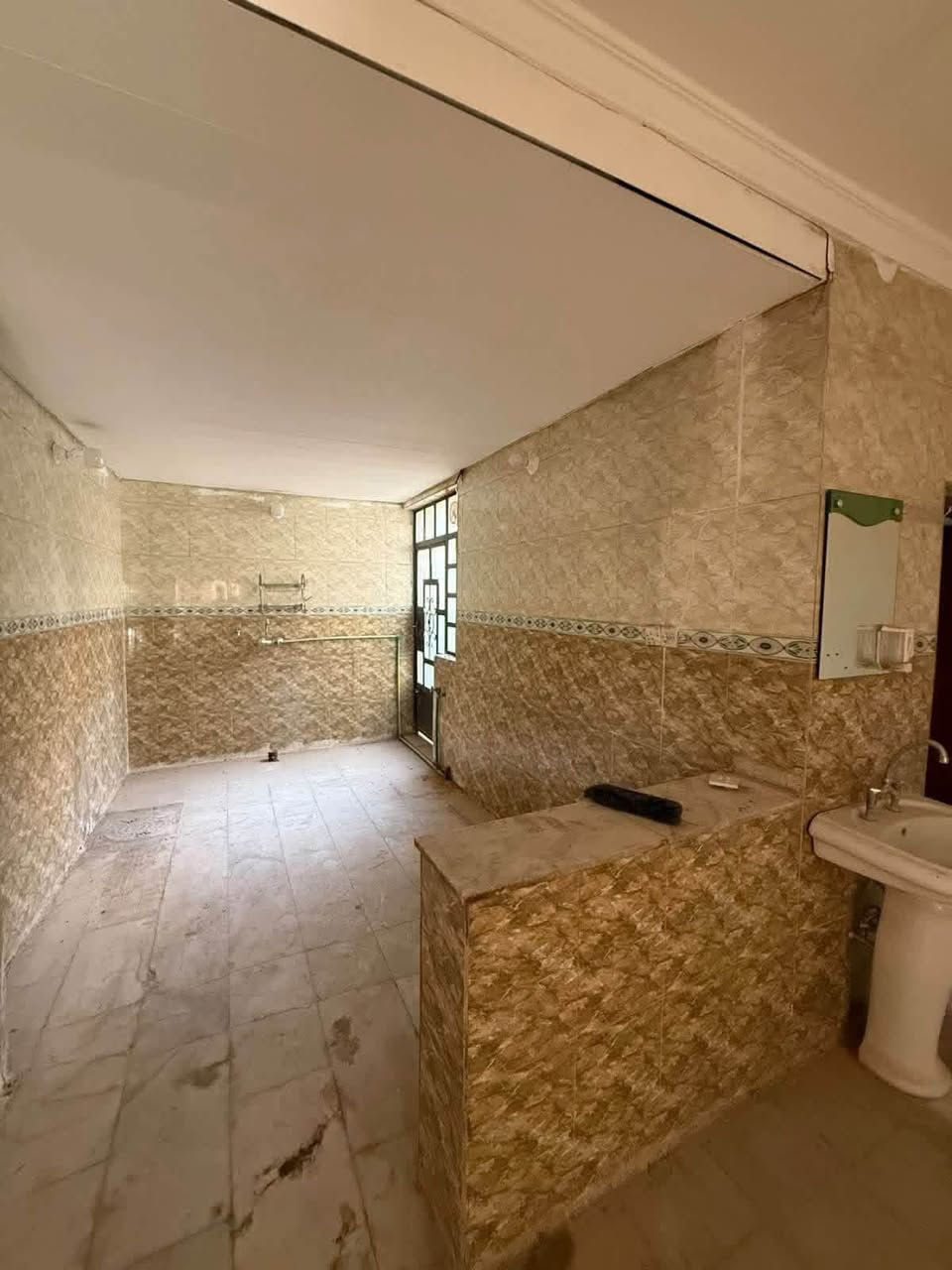 🏡 للإيجار في السيدية
📍 الموقع: الاقتصاديين – شارع الضريبة

دار سكني بمساحة 125م، موقع مميز ومناسب للسكن أو النشاط التجاري.

✨ تفاصيل العقار:

▪️ المساحة: 125م

▪️ 3 غرف نوم بالطابق الثاني

▪️ صالة

▪️ مطبخ

▪️ خدمات

▪️ الموقع مناسب سكني أو تجاري

📞 للاستفسار***********

🏢 شركه ارام للاستثماروالتطوير العقاري  

📍 زيارة موقع الشركه السيديه مدخل الخيزران مجاور السيطره
