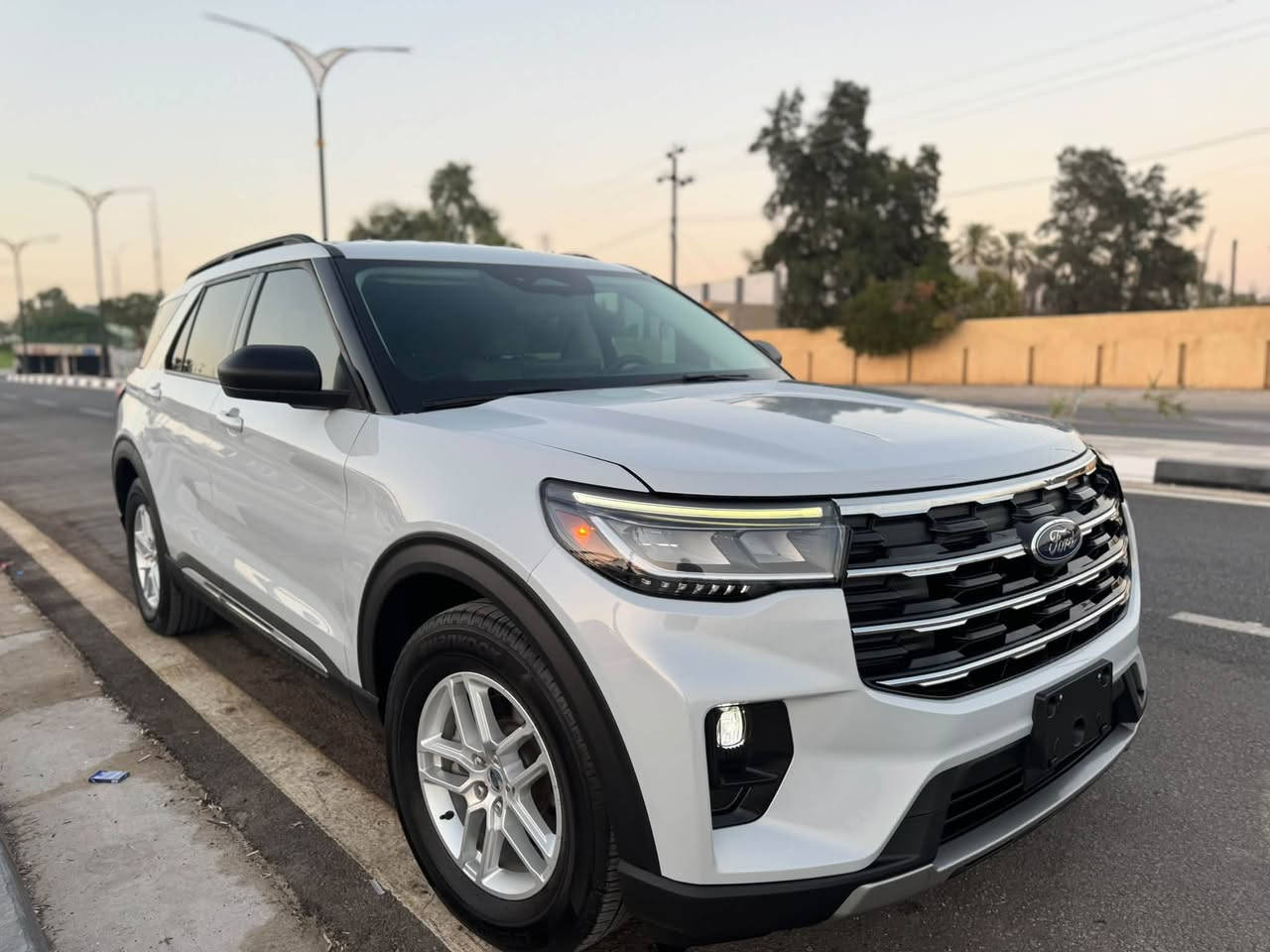 🚘 للبيع فقط | بدون مراوس
🔥 فورد إكسبلورر 2025 – الشكل الجديد 🔥
🇺🇸 وارد أمريكي
🎨 اللون: سموك الجديد
⚙️ محرك 4 سلندر 2.3 توربو
⭐ المواصفات: Active
🪑 داخلية جلد بيجي كشنات vip ٧ راكب

✅ بدون صبغ بدون تبديل
✅ بدون إيرباك
✅ بجم خلفي كبس
✅ فقط  باردة بسيطة بالصندوق
✅ ماشي فقط 4 ميل — يعني **زيرو **
🔢 رقم كاتي، يترقم شمالي

📍 المكان: ديالى – خانقين
📋 رقم الشاصي مرفق بالصور

📞 ************* **
تحياتي 🌹
