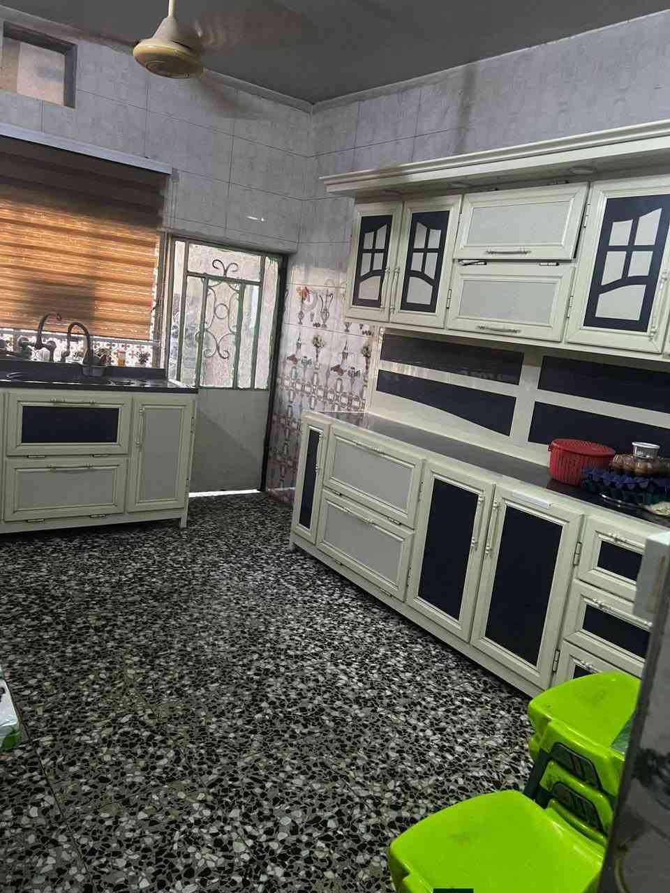 بيت للبيع حي النصر الاولى
فرع قاسم المضمد بيت طابو مساحة 150 متر طابق ونص
4 غرف نوم للاتصال ***********
