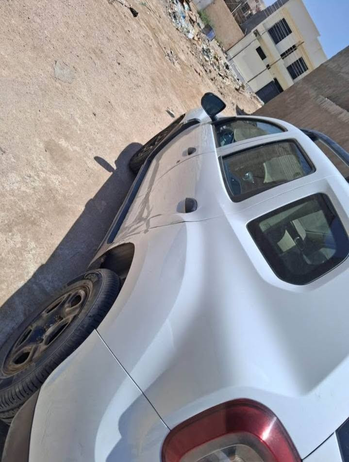 السلان عليكم رينو داستر 2019 السيارة حره سنوية جديدة رقم بصره انكليزي السيارة بيه بارد ومكفولة من الصبغ مكينه كير جدد تبريد كله جديد السيارة مال بيت ما ماشية هواي مكاني البصره  السعر82وبيها مجال للشراي للاستفسار *********** البصرة, العراق
