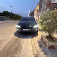 تسلا مودل اكس موديل ٢٠٢٣ ماشيه ٣٥ الف كيلو تقريبا حادثها صندوك خلفي سع...