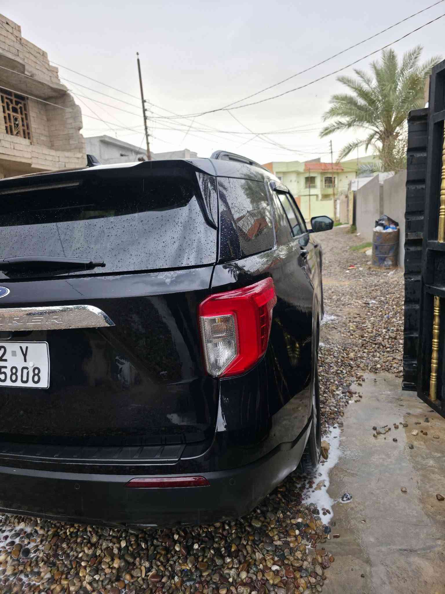 فورد اكسبلورر اسود موديل 2023 ماشيه 40ميل بدون صبغ بدون ايرباك بدون تبديل بيها شبر وشويه بل باب الجنطه بارد بصيط اسياره وبدون تكحيل شرط تعتبر اكلين على ايدي شرط كل الساره من كهربائيات الى صدر الى دسكات الى تايرات باتري كلشي وضع الشركه محد جايسها المواصفات كلها نفس الشي 
رادار امامي
رادار جانبي
حساسات
كامره وشاشه
كشن هيتر
جنطه كهرباء شفط
بصمه كل الابواب 
سبع وصعيات قياده 
تبريد 3 قطع 
اهواي مواصفات 
ماريد اطول عليكم ابيع جوه السوك 1000 دولار 
خابرني وبيك خير ودلل ***********
