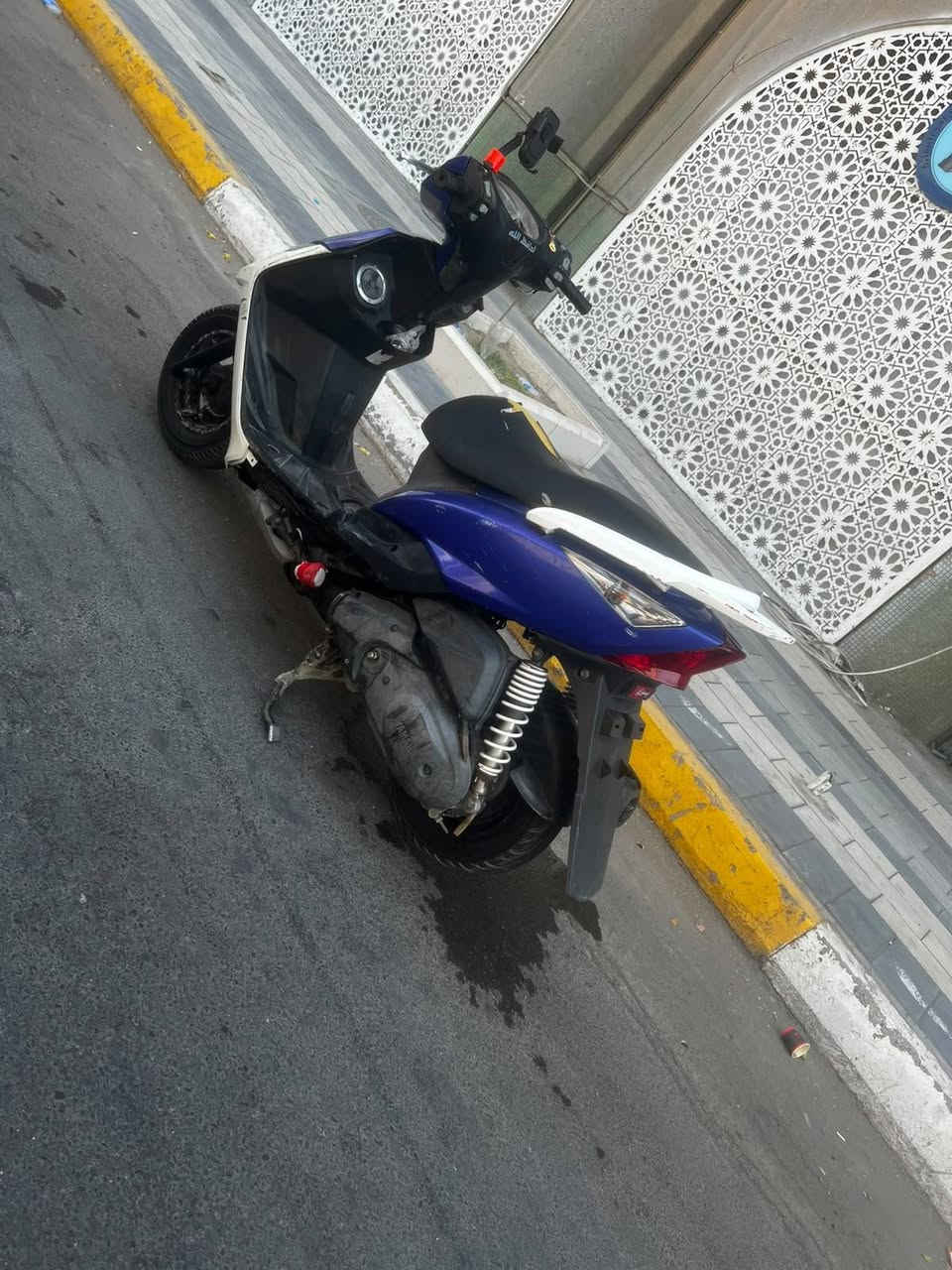 سلام عليكم 
للبيع ثلعب جي تي ار دراجه مكينه بلاديه تجي وشوف بعينك دراجه لأ نضوح ولا تبخير دراجه نكره بكل وقت دراجه كامله مناقصه شيي الكهربايات كله شغاله شلعه ومعدل دراجه تخبلل سعر دراجه 600وبيه مجال مكاني بغداد المنصور وهذا راقمي ***********

